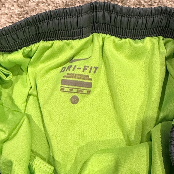 Nike Dry Fit Shorts - Picture 2 of 3